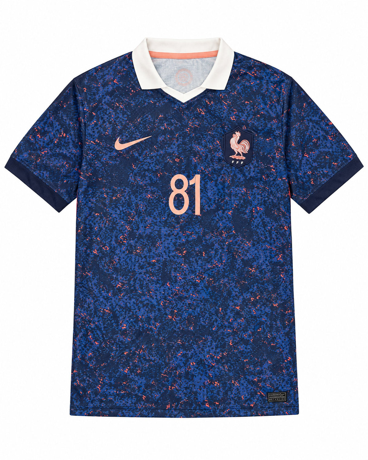 Frontal de la camiseta azul marino Francia away con textura coral, gallo FFF y cuello polo blanco