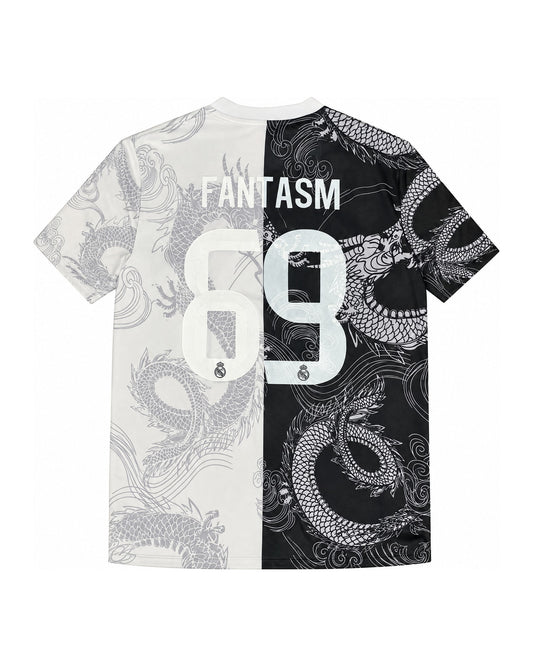 Espalda de la camiseta Real Madrid edición dragón blanca y negra con el nombre Fantasm y el número 69