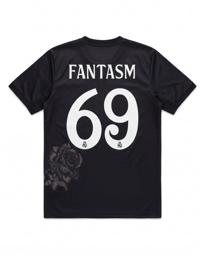 Espalda de la camiseta negra Real Madrid Y-3 con rosas grises, nombre Fantasm y número 69 en blanco